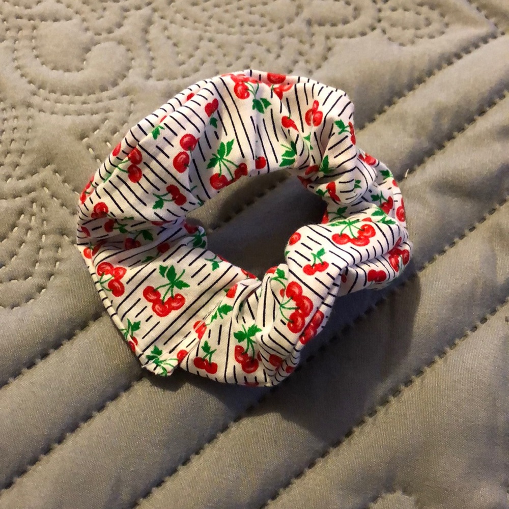 100% Handmade Scrunchie